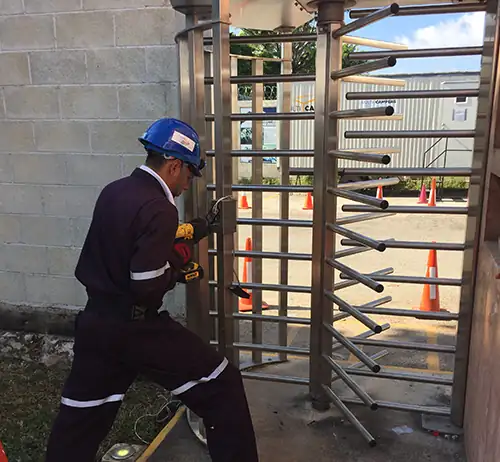Instalación de dispositivos y control de acceso profesional
