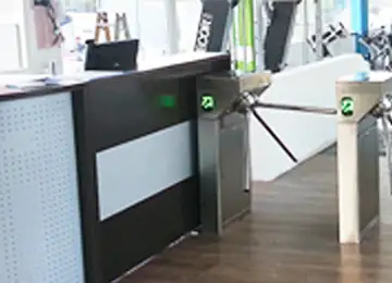 Control de acceso con credenciales para gimnasios residenciales